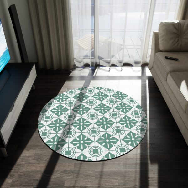 Ornate Global Pattern Round Rug