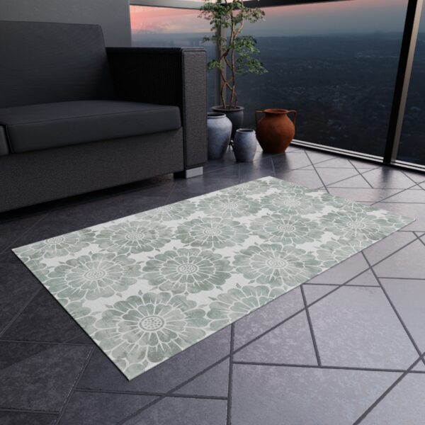 Light Grey Pinwheel Pattern Outdoor Rug - Image 3