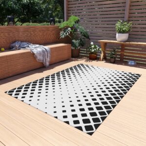 Black and White Gradated Squares Outdoor Rug